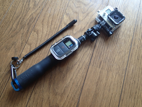 リモートポール23に装着したGoPro。フライを咥えた魚の水中動画を録りたいのだけど…